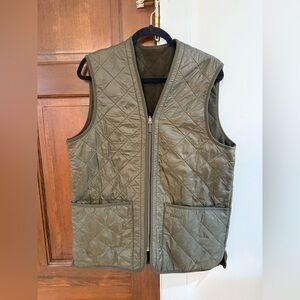 Barbour Olive Polarquilt Zip-In Liner. Excellent Condition, Medium